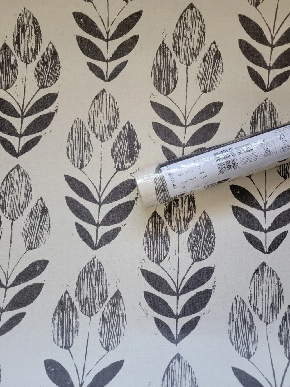 Wallpaper Scandinavian Tulip Farmhouse Black